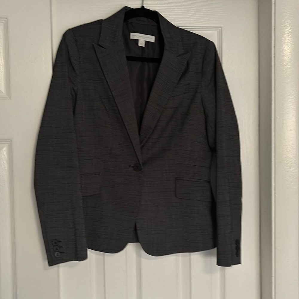 New Yorkk and Co suit